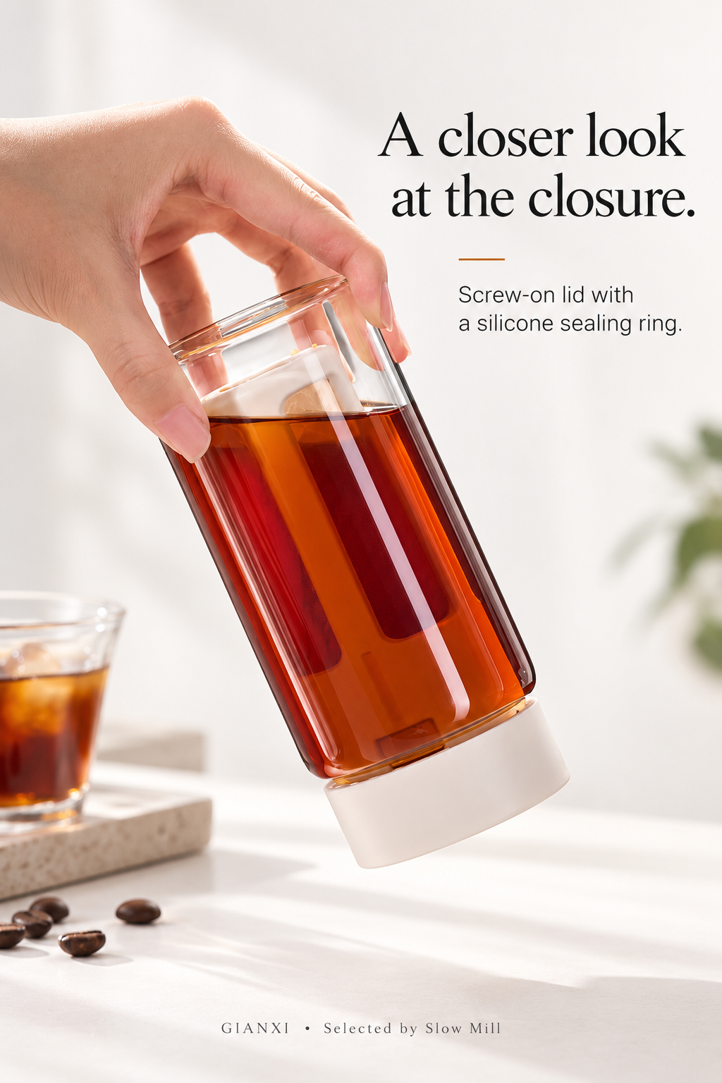 Bottle closure and sealing ring detail